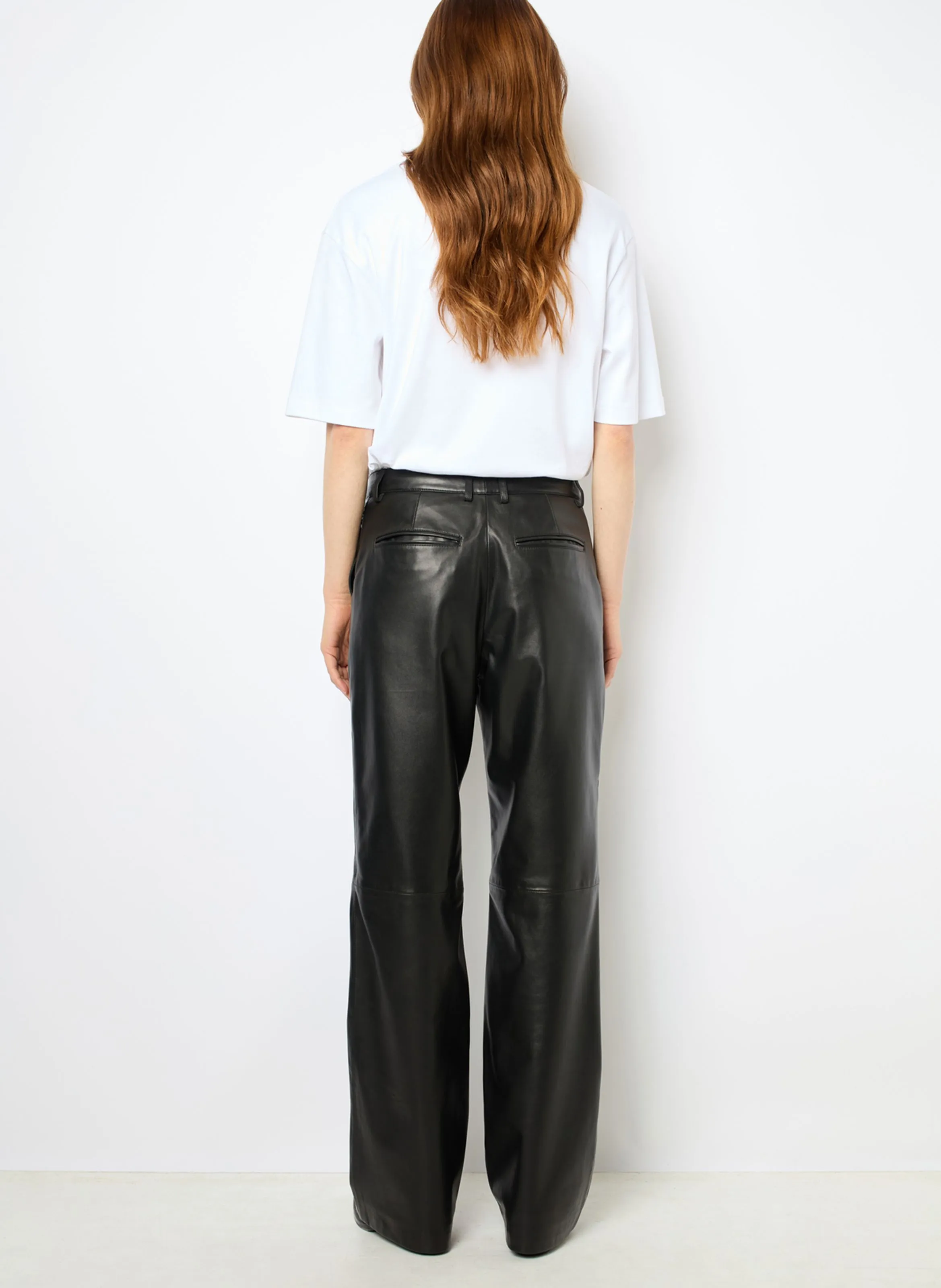 GERARD DAREL NOOR  PANTALóN RECTO DE TALLE ALTO EN 100 CUERO DE CORDERO EN NEGRO