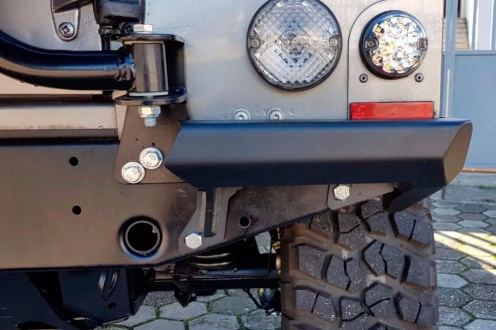 Protectores esquinas traseras Defender 90